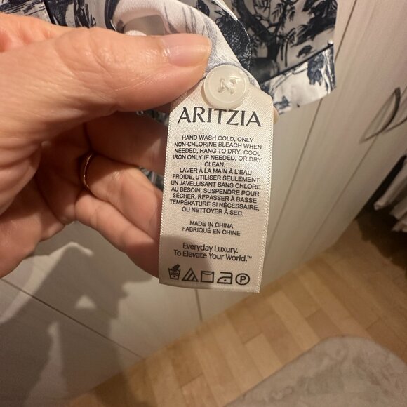 BNWT Aritzia The Group 100% Silk Pajamas XS/S Nightside - Picture 13 of 14
